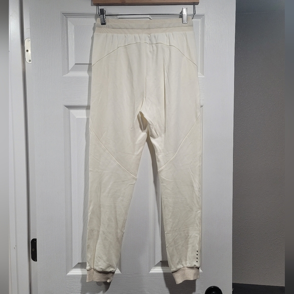 KORA Joggers - Picture 2 of 3
